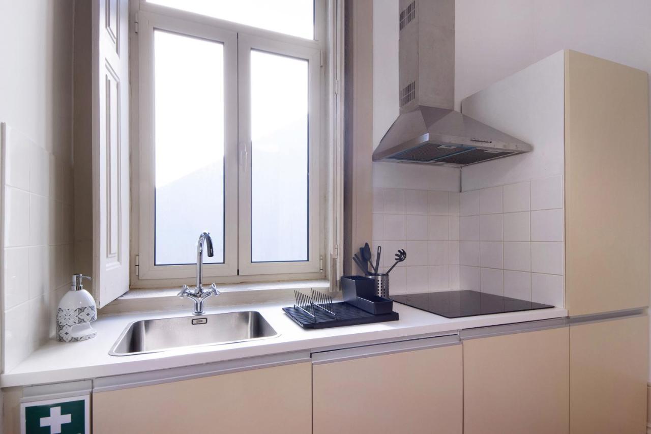 Crooked Floor House - 1St Floor Apartment Порто Екстериор снимка