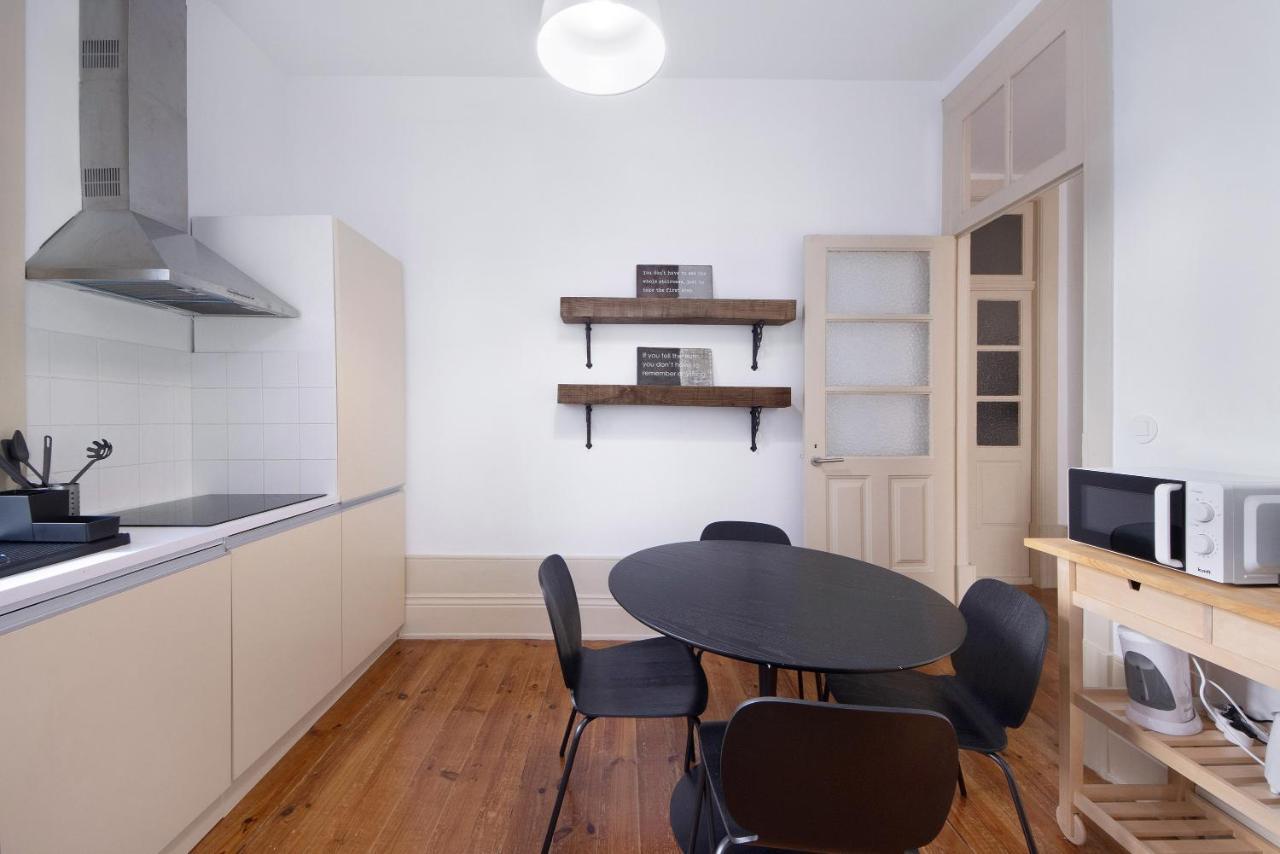 Crooked Floor House - 1St Floor Apartment Порто Екстериор снимка